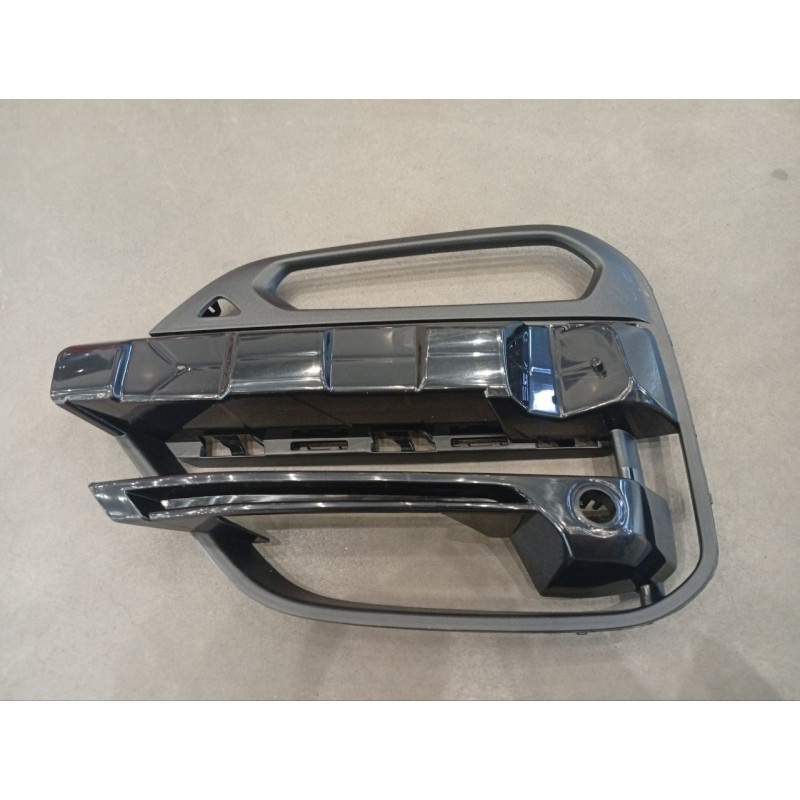 Решітка переднього бампера ліва BMW X3 G01 17-21 (Тайвань) з отв. під п/тронік 51117420871