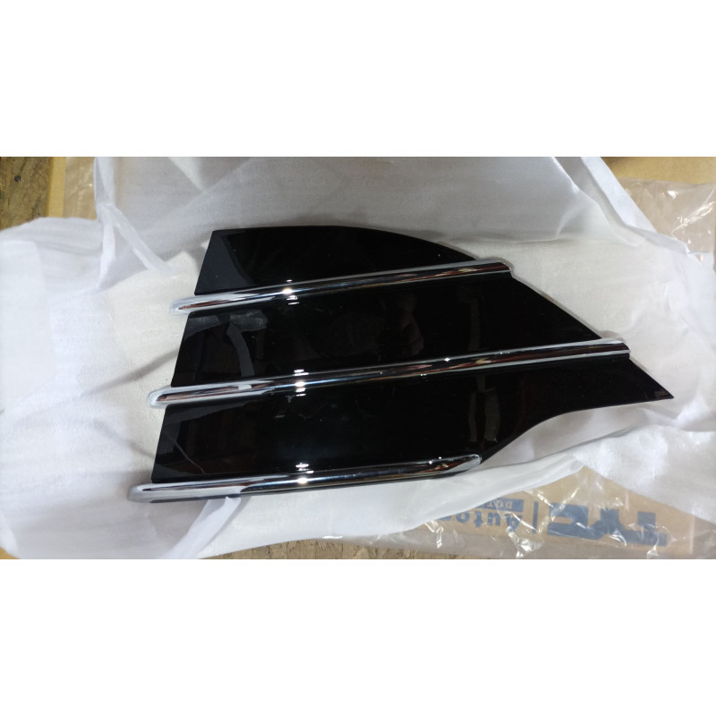 Решітка переднього бампера ліва Ford Escape, Kuga 2 13-16 (Китай) з хром молд. DV4517K947B