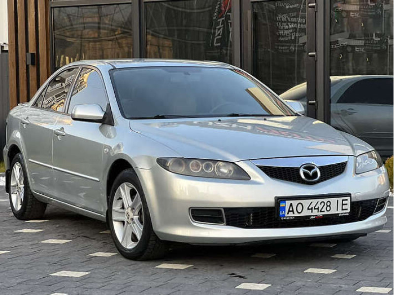 Решітка переднього бампера ліва Mazda 6 GG 2006-2008 заглушка ПТФ (4cars) GR1A50C21