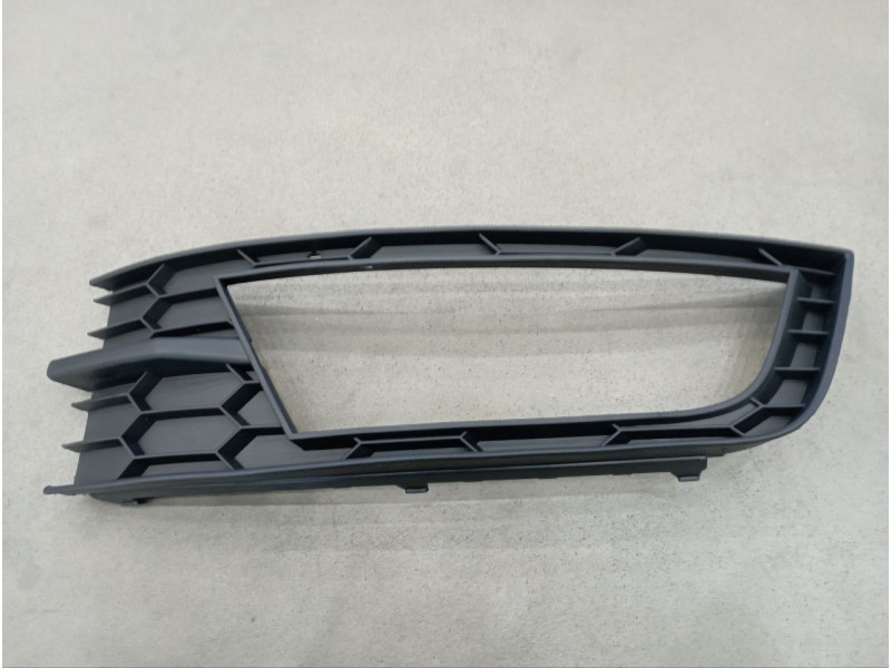 Решітка переднього бампера ліва Skoda Octavia A7 13-17 (Tempest)