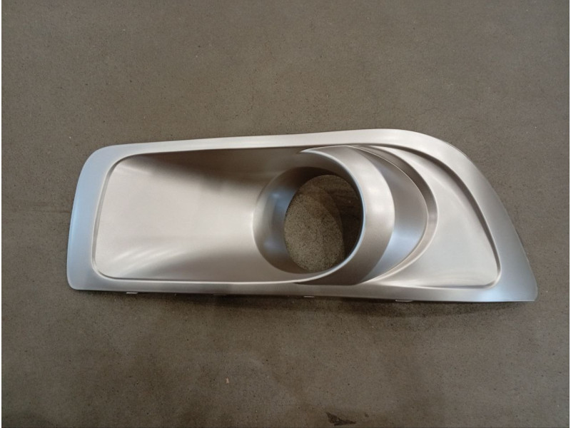 Решітка переднього бампера ліва Subaru Outback 09-12 USA з отв. (FPS) 57731AJ43A