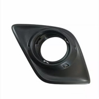 Решітка бампера ліва без окуляра з отворами Toyota Hilux 2015- Тайвань 521280K170