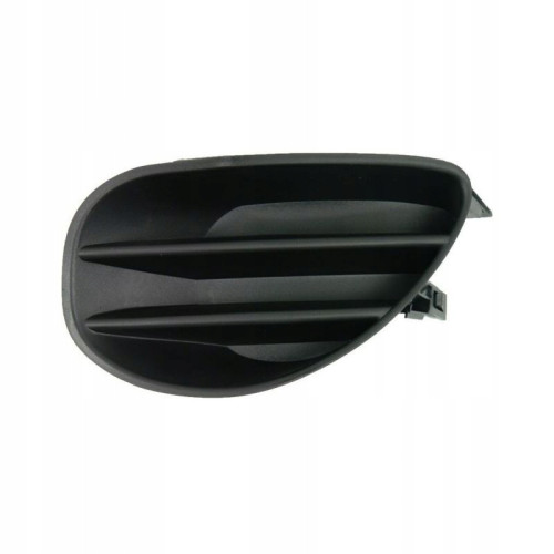 Решітка переднього бампера ліва Toyota Yaris 2006-2009 (Тайвань) без отв. 814820D060