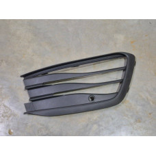 Решітка переднього бампера ліва VW Golf 8 20- (Тайвань) з отв. під п/тронік 5H0853665J9B9