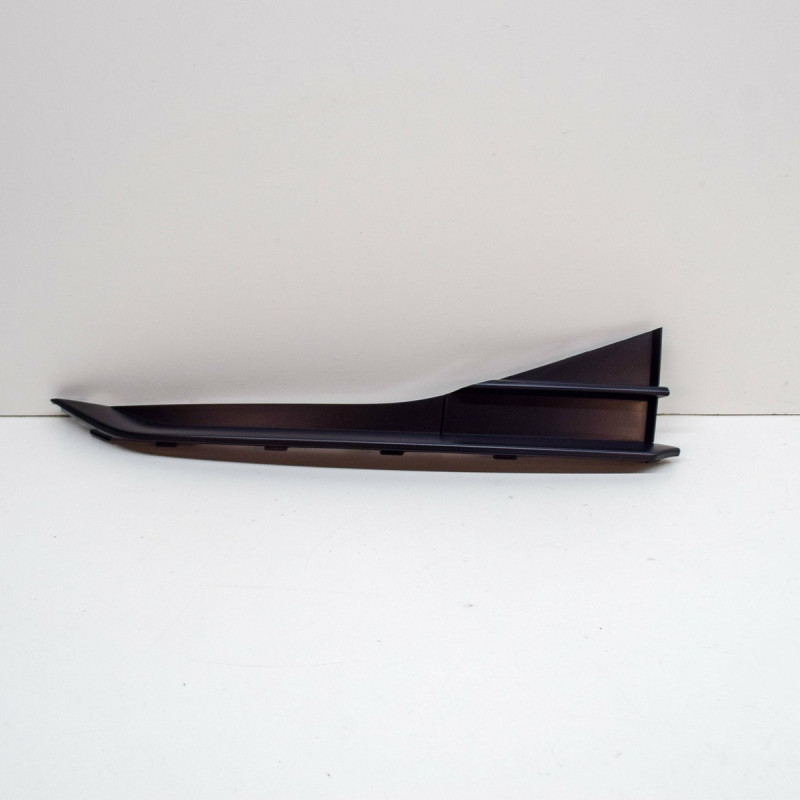 Решітка переднього бампера нижня права Audi Q3 2018- FSP 83A8079269B9