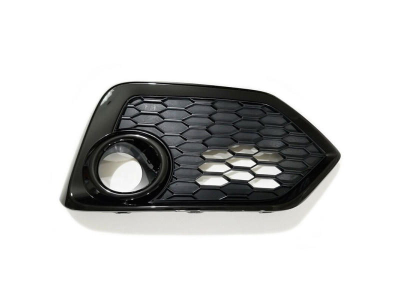 Решітка переднього бампера права Honda Civic FK 16- ХЕТЧБЕК (Тайвань) з отвором