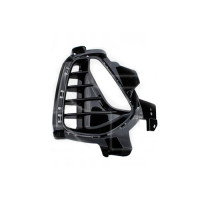 Решітка переднього бампера права Hyundai i30 16-20 (Тайвань) з отв. під DRL