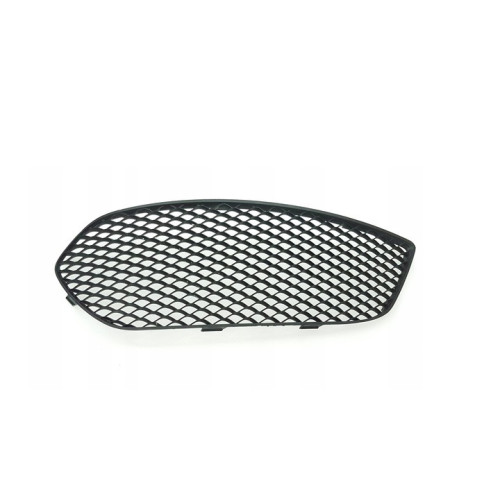 Решітка переднього бампера права Mercedes CLA-class W117 AMG 2013-2019 (Тайвань) A1178851822