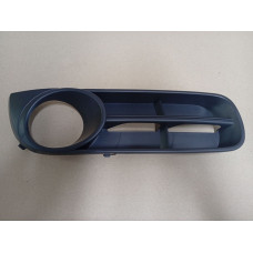 Решітка бампера права (з отвором) Skoda Fabia 2 2007-2010 TP 5J0853666