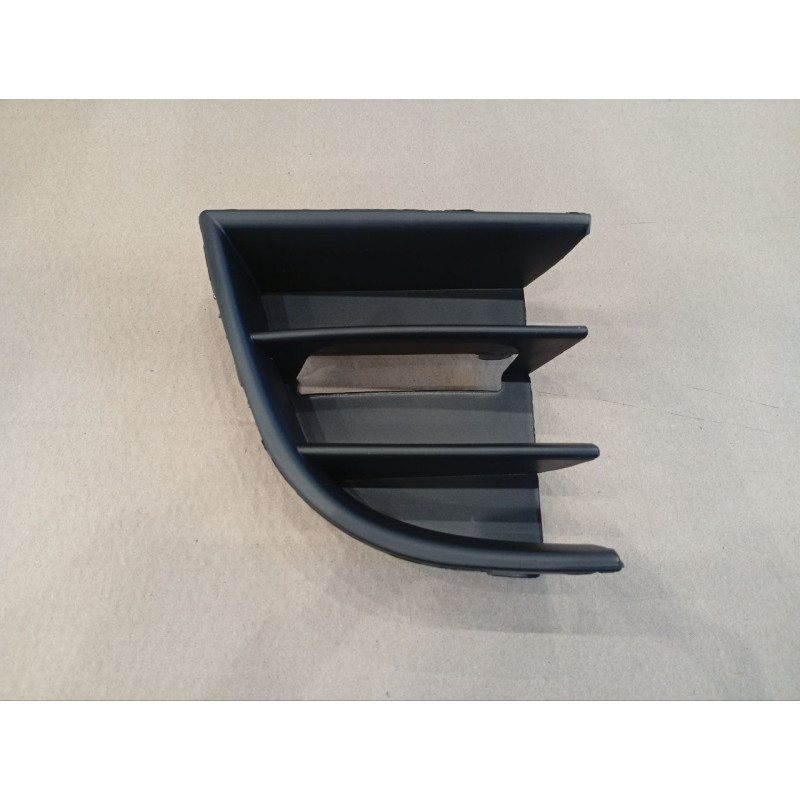 Решітка переднього бампера права Skoda Octavia A5 09-13 (Тайвань) 1Z0853666C9B9