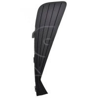 Решітка переднього бампера права Toyota C-HR 20- (Тайвань) без отв.