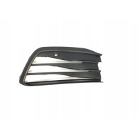 Решітка переднього бампера права VW Golf 8 20- (Тайвань) з отв. під п/тронік 5H0853666J9B9