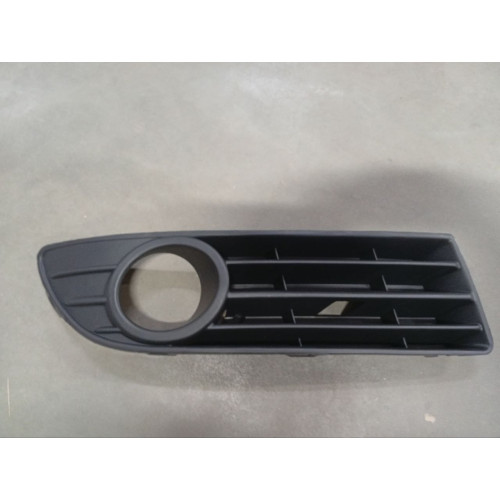 Решітка переднього бампера права VW Polo 2005-2009 (Elit) 6Q0 853 666 E 9B9