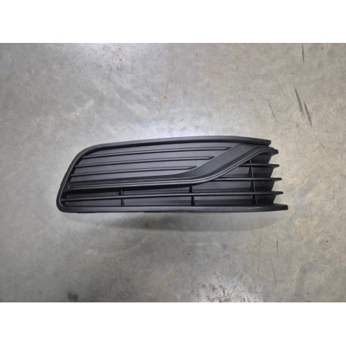 Решітка переднього бампера права VW Polo 2015-2018 хетчбек 6C0854662CRYP