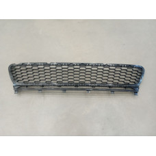 Решітка переднього бампера середня VW Golf 7 GTI 12-17 (Тайвань) 5G0853677C9B9