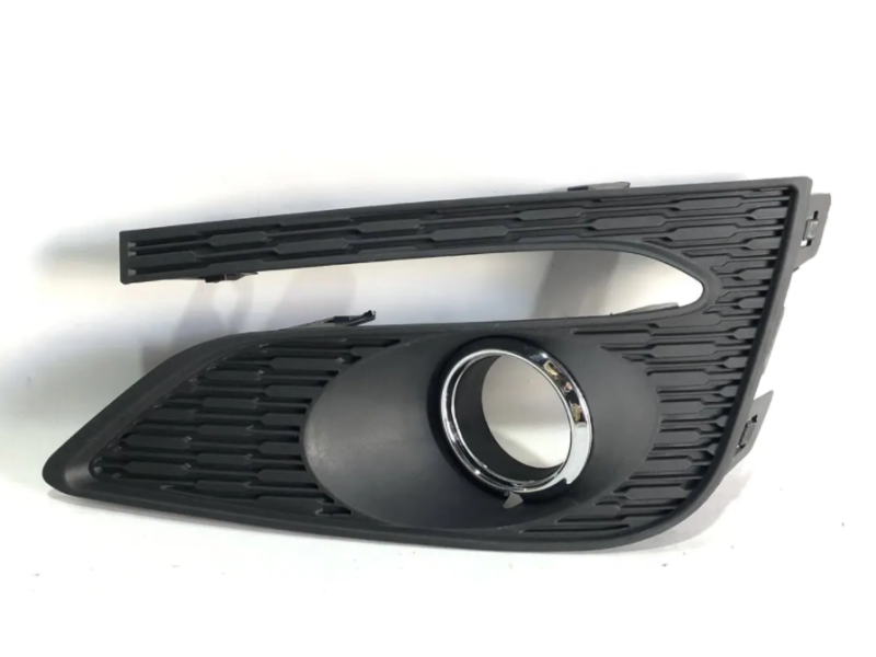 Решітка переднього ліва Chevrolet Cruze 16- з отвором (Китай) 84095932