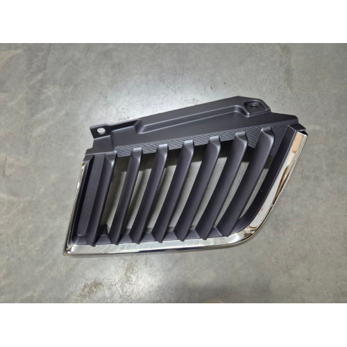 Решітка права Mitsubishi L200 2005-2010 (Tempest) хром 7450A187T