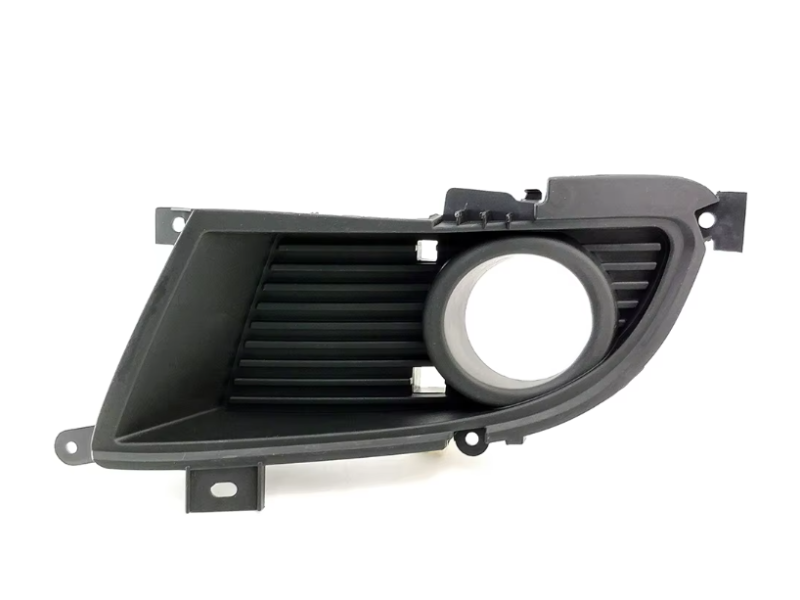 Решітка протитуманної фари ліва Mitsubishi Lancer 9 06-08 (FPS) 8321A055