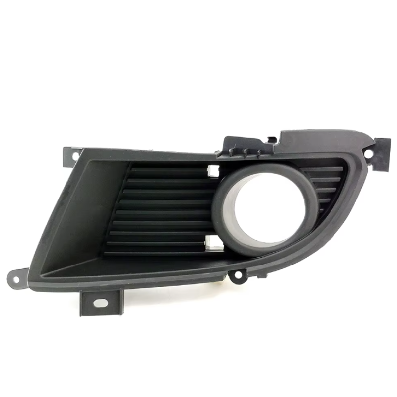 Решітка протитуманної фари ліва Mitsubishi Lancer 9 06-08 (FPS) 8321A055