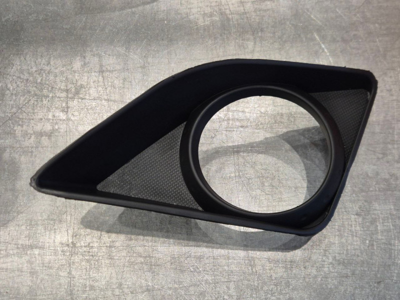 Решітка протитуманної фари ліва Toyota Corolla E15 2007-2009 (Elit) 81482-02090