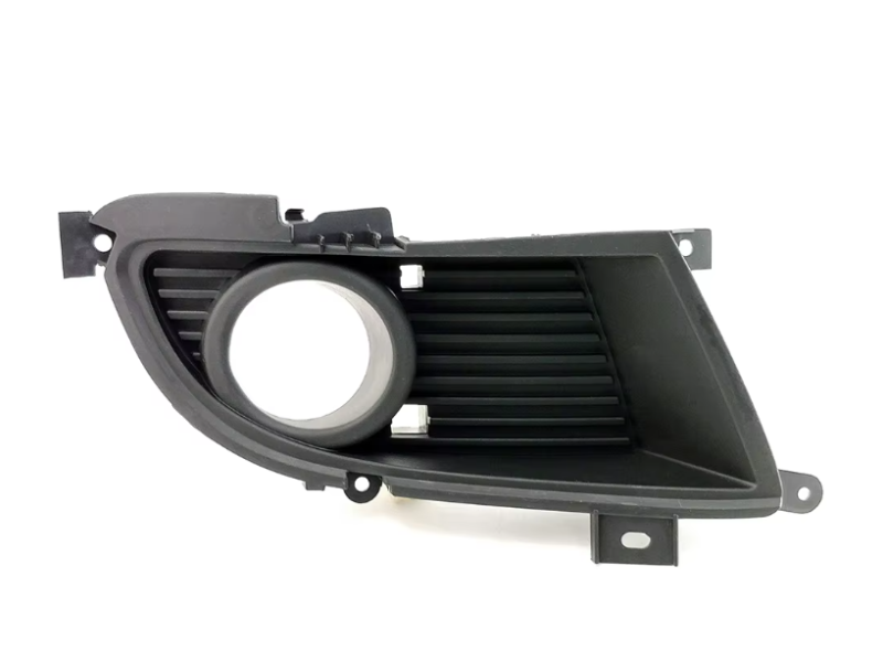 Решітка протитуманної фари права Mitsubishi Lancer 9 06-08 (FPS) 8321A056