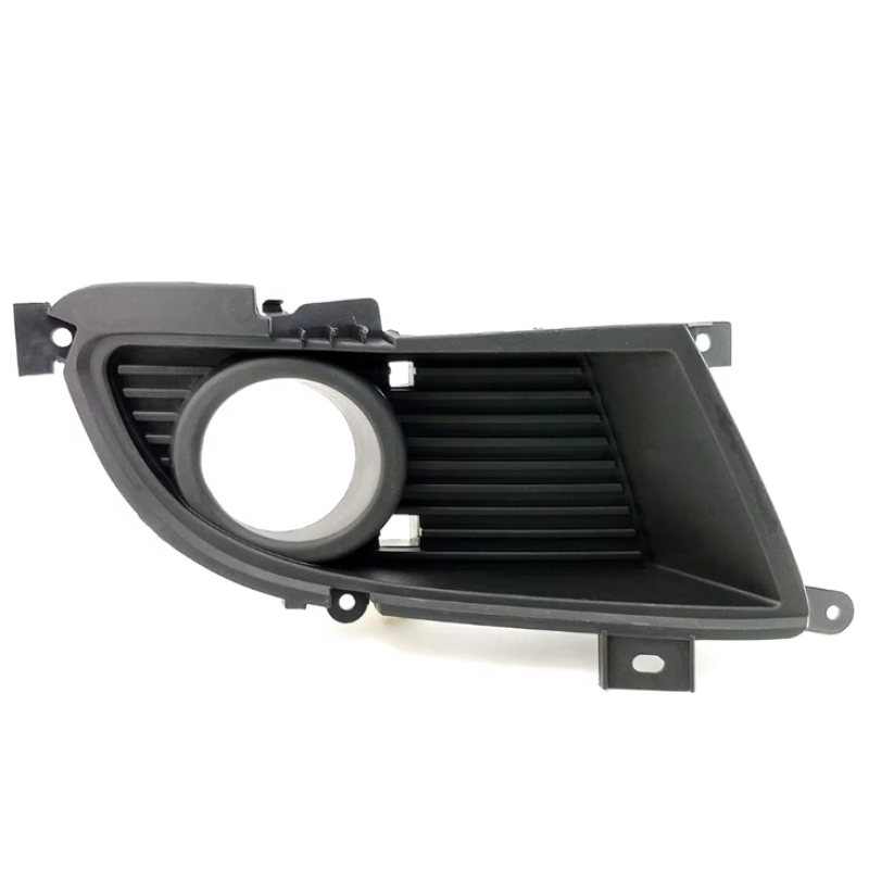 Решітка протитуманної фари права Mitsubishi Lancer 9 06-08 (FPS) 8321A056