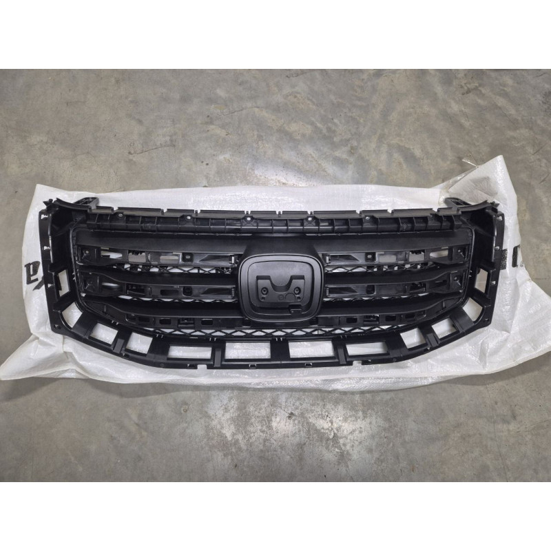 Решітка радіатора передня Honda Pilot 2012-2015 Тайвань 75101SZAA11