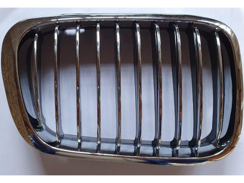 Решітка радіатора ліва BMW 3 e46 98-01 чорн/хром LKQ 51138208489