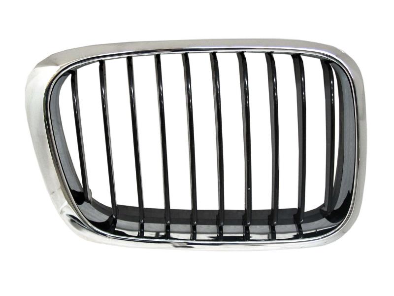 Решітка радіатора права BMW 3 E46 98-01 хром, чорна (LKQ) 51138208488