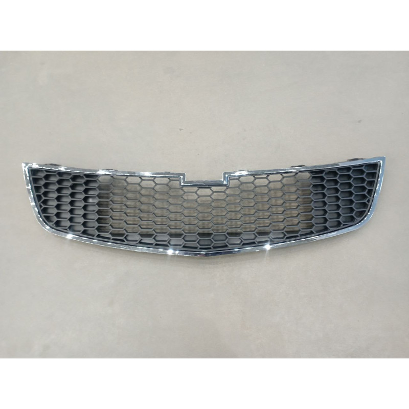 Решітка радіатора Chevrolet Cruze 09-12 (Elit) 95225615