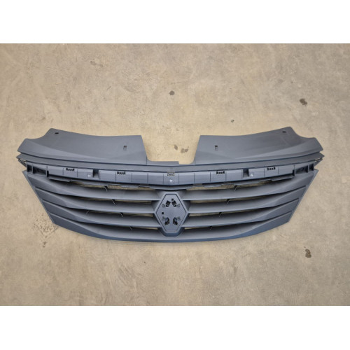 Решітка радіатора Dacia Logan 2009-2013 LKQ 8200748240