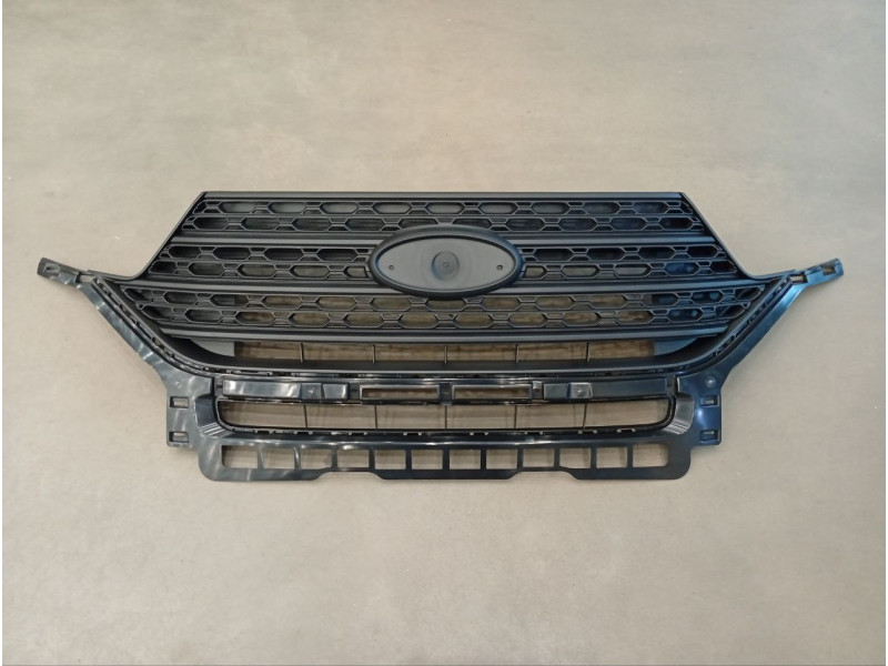 Решітка радіатора Ford Explorer 2019-2024 (Тайвань) чорний мат LB5Z8200GC 