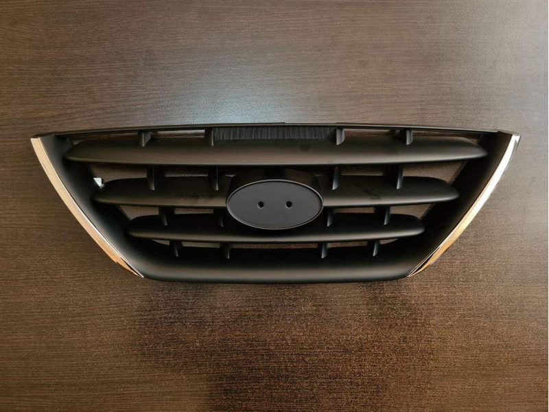 Решітка радіатора Hyundai Elantra XD 04-06 (Elit) 86360-2S500