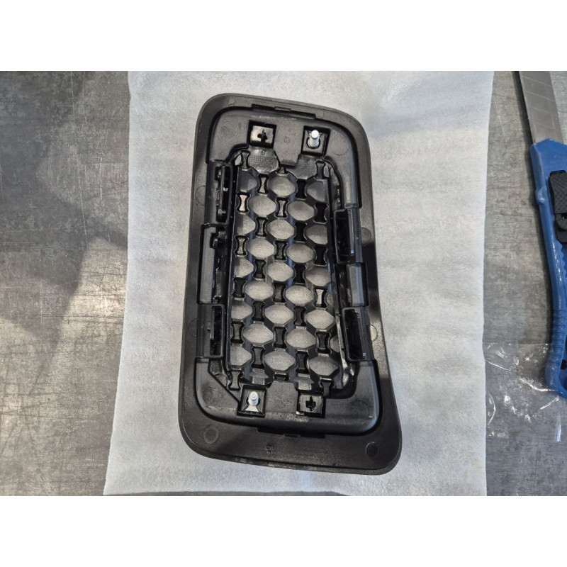 Решітка радіатора Jeep Cherokee 2019-2023 (Тайвань) чорна, сіра, 7 шт 6AZ88DX8AB