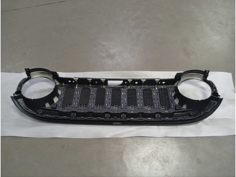 Решітка радіатора (комплект) Jeep Renegade 2015-2019 Тайвань 5XB16SZ0AA, 5XB15LXHAA