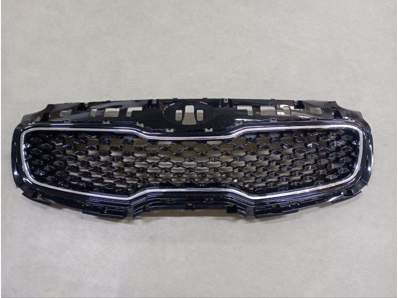 Решітка радіатора Kia Sportage QL 15-18 (Тайвань) чорний глянець / хром 86350D9010