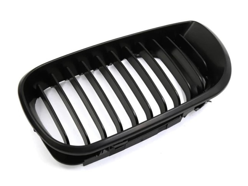 Решітка радіатора ліва BMW 3 E46 01-05 (Тайвань) чорна рамка, чорні ребра 51137030545
