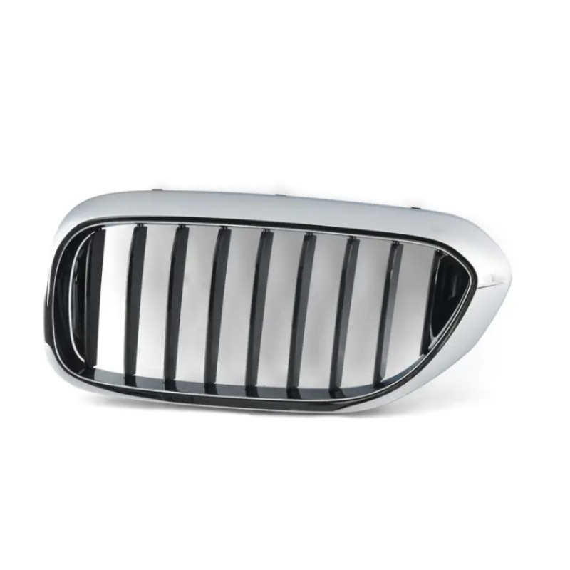 Решітка радіатора ліва BMW 5 G30 17- (Тайвань) хром / чорний глянець 51137390865