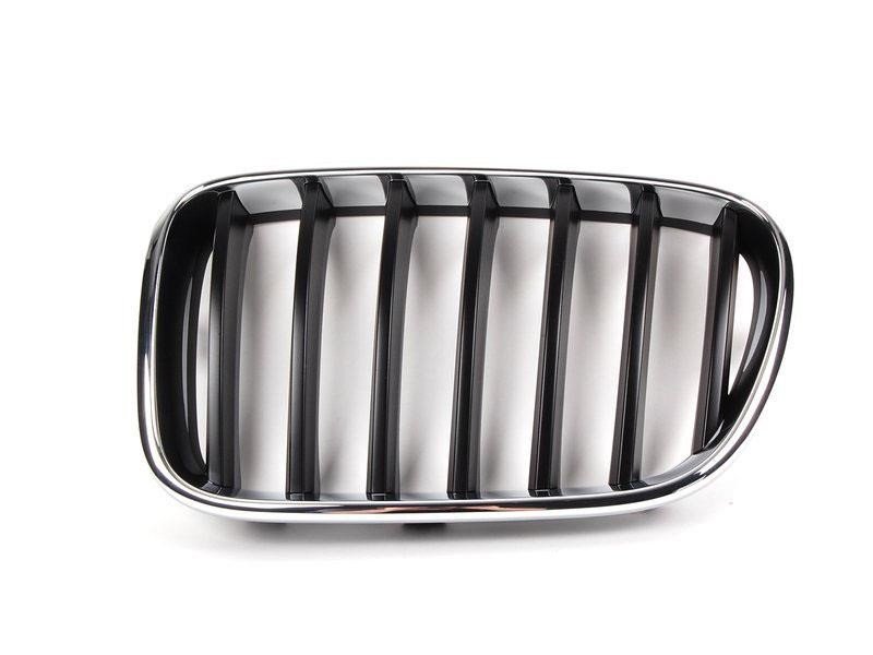 Решітка радіатора ліва BMW X3 F25 10-14 (Тайвань) хром / чорна 51117210725