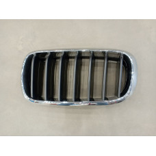 Решітка радіатора ліва BMW X5 F15 14-18 (Тайвань) чорна  хром 51137294485