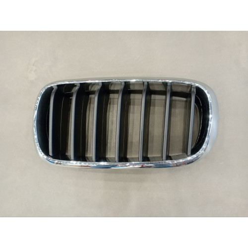 Решітка радіатора ліва BMW X5 F15 2014-2018 (Тайвань) чорна хром 51137294485