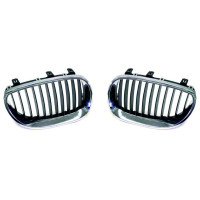 Решітка радіатора ліва і права BMW 5 E60 03-10 (Тайвань) ребра хром  рамка чорна 51137027061