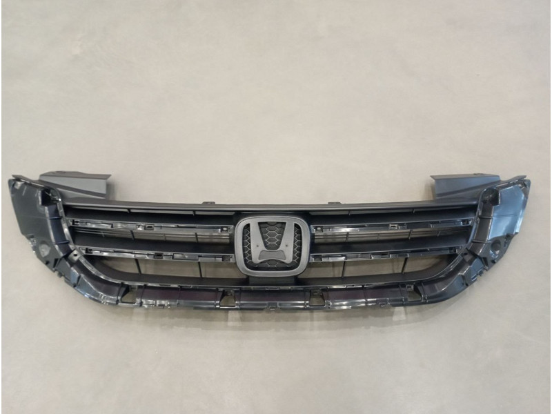 Решітка радіатора (матова без молдингів) Honda Accord 9 13-15 седан (FPS)