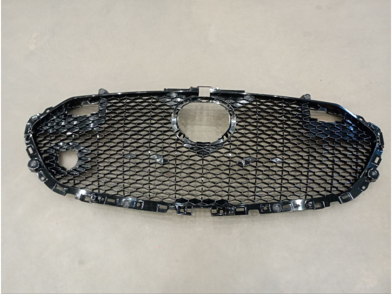 Решітка радіатора Mazda 3 BP хетчбек 18- (Тайвань) чорний глянець BCKN50711A