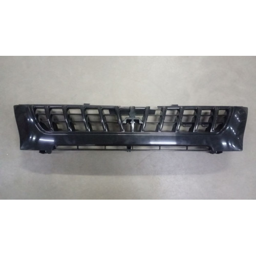 Решітка радіатора передня Mitsubishi L200 2002-2006 (TW) MR339879, MR439500