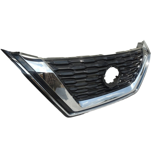 Решітка радіатора Nissan X-Trail T33, Rogue 20- USA (Тайвань) без отв. під камеру 623106RR0A