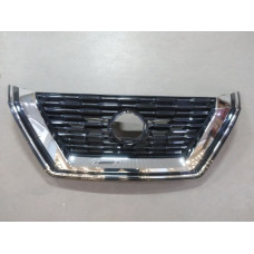 Решітка радіатора Nissan X-Trail T33, Rogue 20- USA (Тайвань) з отв. під камеру 623106RR0B