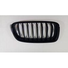 Решітка радіатора права BMW 3 F30 Sport 12-15 (Тайвань) чорний глянець 51117464494