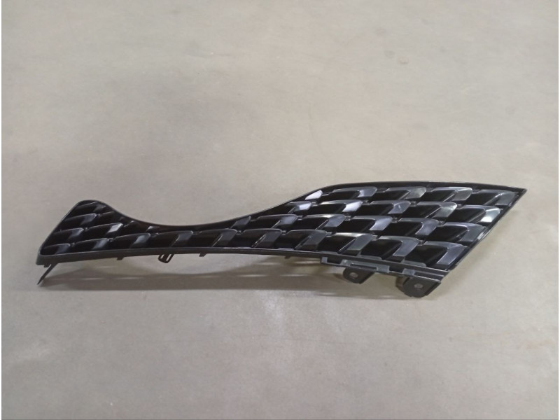 Решітка радіатора права Nissan Juke 15-19 (TP) 62074BV80A