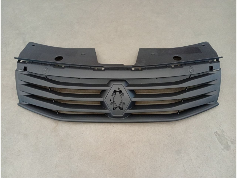 Решітка радіатора Renault Sandero 08-12 чорна, тип Renault (FPS) 8200798524